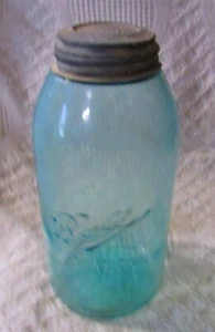 Antiguo tarro de albañil bola azul 1/2 galón, tapa de zinc, #1 en la parte inferior, burbujas en vidrio - Imagen 1 de 4