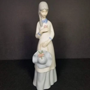 Porcelain Lladro Style Figurine Girl w Hat Flower Pregnant Spain? Blue White 9.5 - Picture 1 of 10