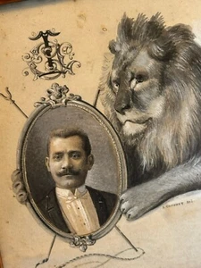 Miniature - Portrait of a Man Presented by a Lion - Trompe-l’oeil - Picture 1 of 12