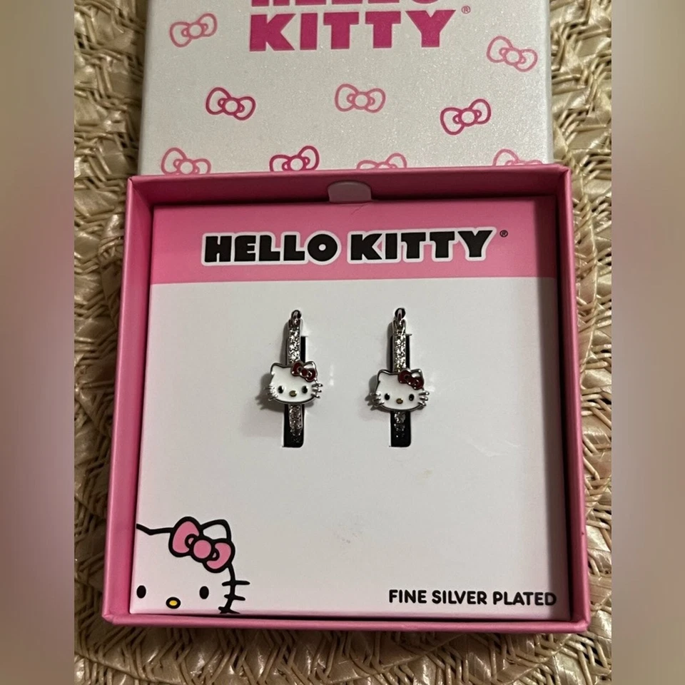Pendientes de aro enchapados en plata fina de Hello Kitty nuevos en caja Foto 1 de 3