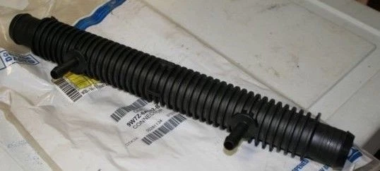 Conector adaptador enfriador de aceite Ford Crown Victoria 2009-2011 9W7Z-6A642-B NUEVO Foto 1 de 1