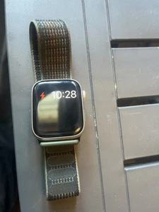 Apple Watch GPS série 8 45 mm aluminium argenté - Photo 1 sur 3