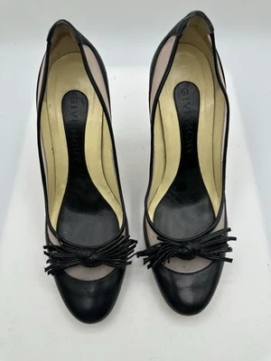Zapatos de salón Givenchy de cuero negro con lazo y tacón para mujer talla 38/7,5 Foto 1 de 4