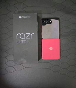Motorola Razr Ultra 2025 1TB 16GB RAM Pantone Rio Red Factory Unlocked - Zdjęcie 1 z 10