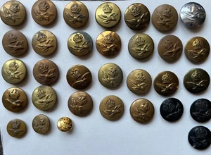 Collection of 33 Various Vintage RAF Royal Air Force Buttons - Picture 1 of 3