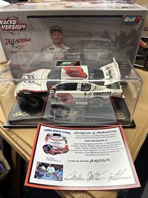 DALE EARHARDT JR 2003 ACTION NO8 TALADEGA WIN TRIBUTE КОНЦЕРТ CHEVY с автографом - Изображение 1 из 4