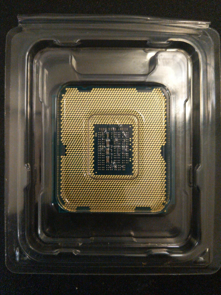 Intel Xeon E5-2697V2 2.7GHz Dodeca 12-Core Processor (BX80635E52697V2)  - Image 1 of 2