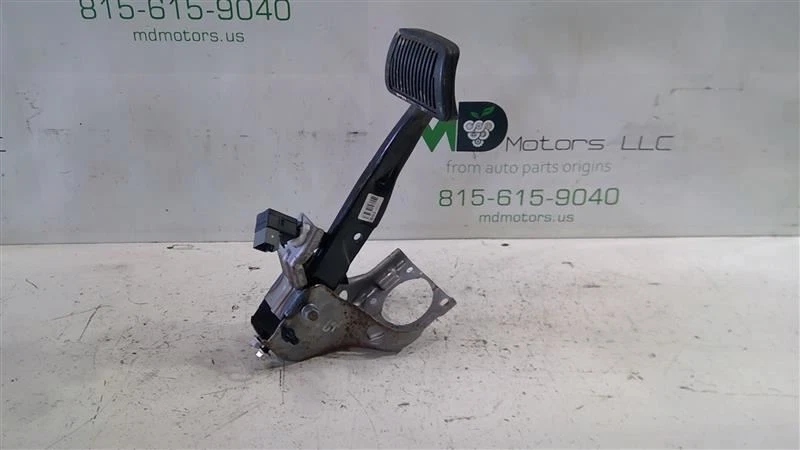 2011-2013 HYUNDAI ELANTRA BRAKE STOP PEDAL OEM 328003X200 - Image 1 of 4