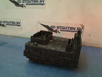 BOITIER FUSIBLES Volkswagen Golf V (1K1) Hatchback 1.9 TDI (BRU) 2005 1K0937125 Foto 1 de 4