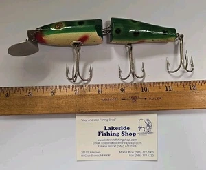 VINTAGE 7" CREEK CHUB PIKIE JOINTED WOODEN MUSKIE FISHING LURE FROG PATTERN  - Picture 1 of 6