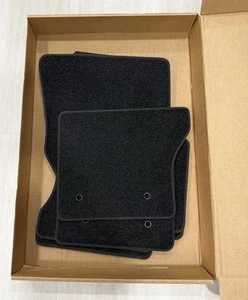 2013 - 2022 Land Range Rover Carpet Floor Mats OEM - Picture 1 of 3
