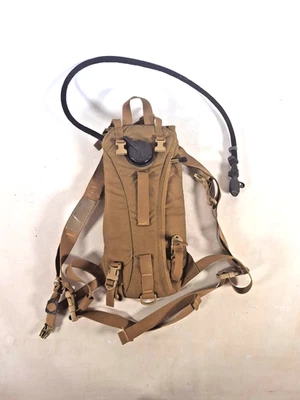 Camelbak, Marrón, Portador de Hidratación, con Vejiga y Correas Ajustables, Senderismo Foto 1 de 4