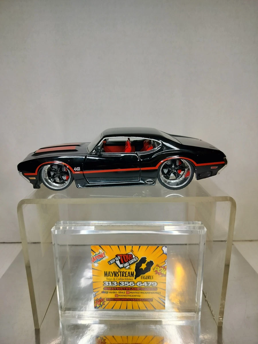 Jada Toys Oldsmobile 1:24 Scale Diecast Cars, Trucks & Vans for