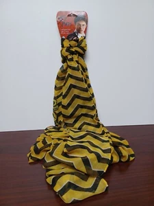 Hufflepuff Infinity Scarf - Harry Potter - Picture 1 of 4