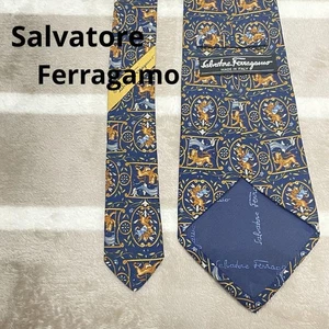 Cravatta Salvatore Ferragamo in seta marina con stampa all over - Foto 1 di 7