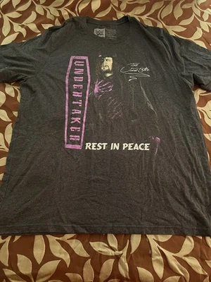 Wwe Undertaker T 恤男式灰色 Xxl 2xl Rest In Peace Rip 摔跤  — 第 1/4 张图片