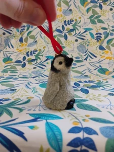 Adorno de Navidad vintage Stone Critter Penguin bebé ¡Lindo! Leer - Imagen 1 de 11