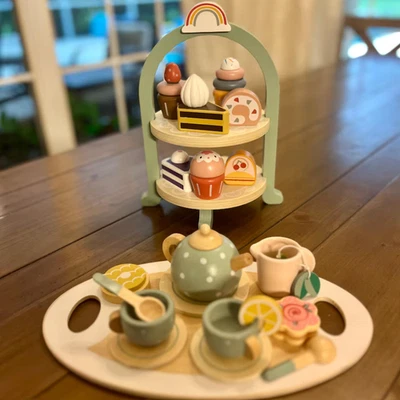 Juego de fiesta de té de madera para niños pequeños - Juguete bandeja de postre de juego simulado Foto 1 de 4