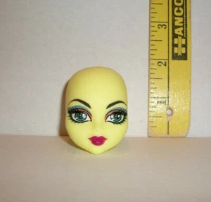 Nueva MUÑECA MATTEL MONSTER HIGH GIRL ABEJORRO CABEZA AMARILLA SOLO NUEVA DE CAJA - Imagen 1 de 3