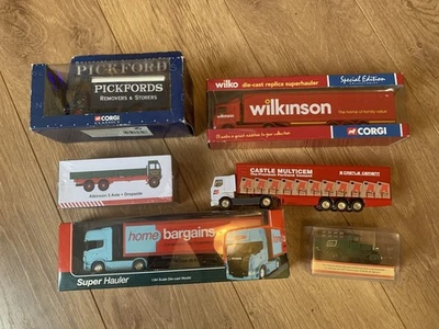 Pickfords Corgi Classics 30309 Thames Van en caja más otros vehículos comerciales. Foto 1 de 4