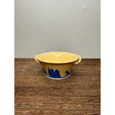 Plato cuenco vintage 1800 Wedgwood Jasperware amarillo azul relieve escena dos asas Foto 1 de 4
