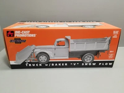 HIGHWAY 61/DCP 1/16 SCALE CHEVROLET TRUCK WITH BAKER V PLOW NIB - Image 1 of 3