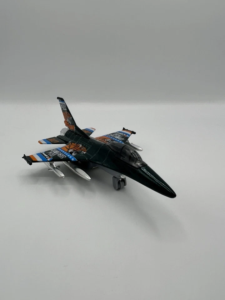 General Dynamics F-16 Fighting Falcon, a multirole fighter aircraft U.S. Airforc - Image 1 of 4