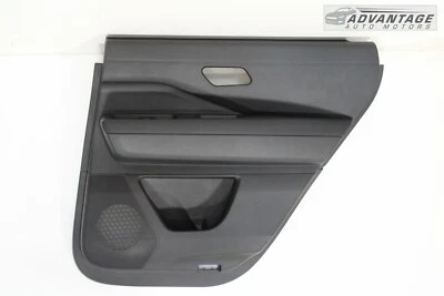 Nissan Pathfinder 2022-2023 panel de moldura de puerta interior trasera derecha OEM Foto 1 de 4
