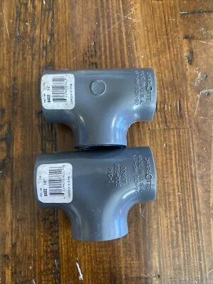 (2) Charlotte Pipe 1/2 in. FIP Schedule 80 PVC Tee PVC 08402  Charlotte Pipe - Image 1 of 2