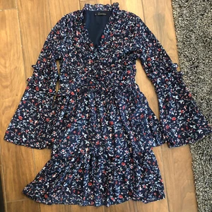 (size 6) Walter Baker Navy Floral Layered Jemma Dress V-Neck Flare Sleeve Ruffle - Picture 1 of 4