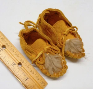 Small Pair of Deerskin Baby Moccasins, rabbit fur, Southwestern, Apache Made - Picture 1 of 3