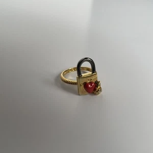 BN Les Nereides Padlock Ring Size I 1/2 Red Enamel Heart Rrp£90 18ct Gold Plated - Picture 1 of 4