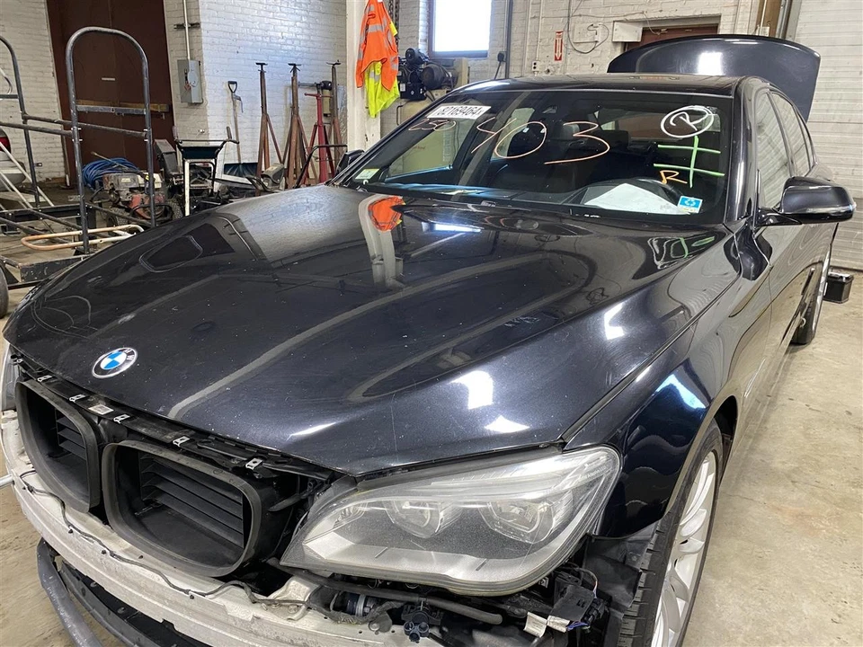 HOOD 740i 740il 750 HYBRID 750i 750il 760li Active 7 Alpina B7 09-15 1424219 Foto 1 de 4