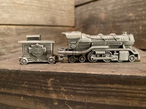 2001 HARLEY DAVIDSON COL. PEWTER TRAIN STARTER SET, MINI WITH ENGINE & CABOOSE - Picture 1 of 3