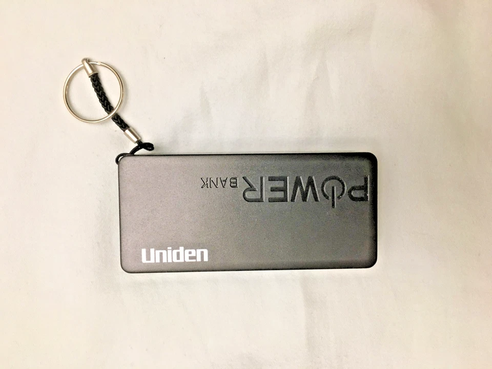 Banco de alimentación portátil Uniden - Capacidad 4.000 mAh Foto 1 de 3