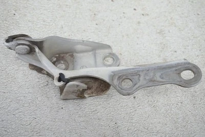 2001-2006 Lexus Ls430 Front Left Driver Hood Hinge Bracket 53420-50050 - Image 1 of 4