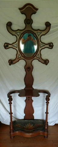 Nice Antique Victorian Hall Tree with Hooks with Pan Cover