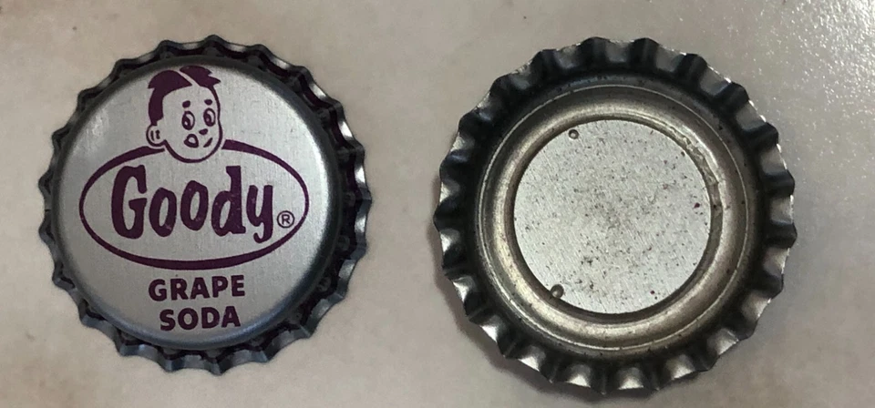 Lote de 4 tapas de botellas de refresco vintage de los años 70 | Pepsi-Cola & Goody Grape Nuevo de Lote Antiguo Original Foto 1 de 1