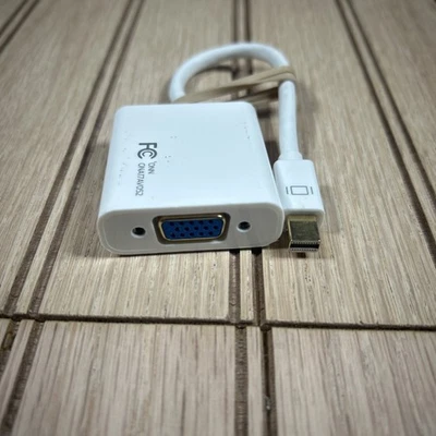 ONN Mini DisplayPort to VGA Adapter | ONA17AV052 | Requires VGA Cable - Image 1 of 3
