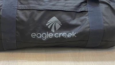 Bolsa dobrável Eagle Creek Cargo Hauler 130L com rodas logotipo Jeep preta - Imagem 1 de 4