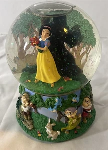 Disney Enesco Blancanieves y los 7 enanitos Globo de nieve “VALS DE LAS FLORES” Música - Imagen 1 de 10