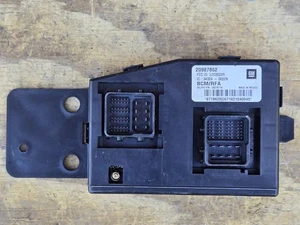 2009-12 Chevrolet Colorado Canyon Body Control Module BCM Keyless Entry 20987862 - Picture 1 of 6