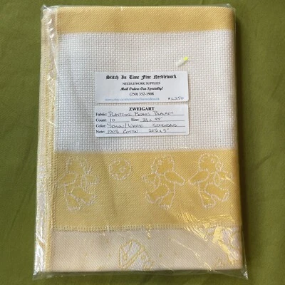 Zweigart 10ct 100% Cotton Cross Stitch Baby Blanket Playtime Bears Maize 33x44 - Image 1 of 3
