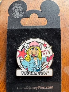 Limited Edition Collector Pin. 2010 Give a Day, Get a Disney Day Miss Piggy - Picture 1 of 1
