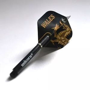 WINMAU WALES WELSH DRAGON DART FLIGHTS AND UNICORN GRIPPER 3 BLACK STEMS - Picture 1 of 1