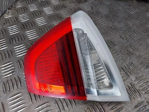 Feu Arrière Droit Hayon Coffre - BMW SERIE 3 V E90 PHASE I (1) BERLINE - Picture 1 of 3