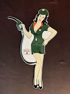 SINCLAIR Pinup Porcellana Ragazza Pompa Assistente Gas & Olio Insegna Smalto Uomo Grotta Sexy - Foto 1 di 5