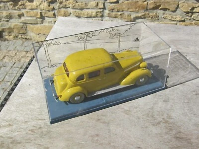 VOITURE TINTIN 1/24 CONDUITE INTERIEURE BEIGE 7 BOULES + LIVRET NEUF - Photo 1/4