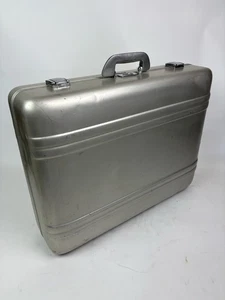 Maleta de aluminio Zero Halliburton de colección equipaje plateado grande 24"x18x6" combo bloqueo - Imagen 1 de 14
