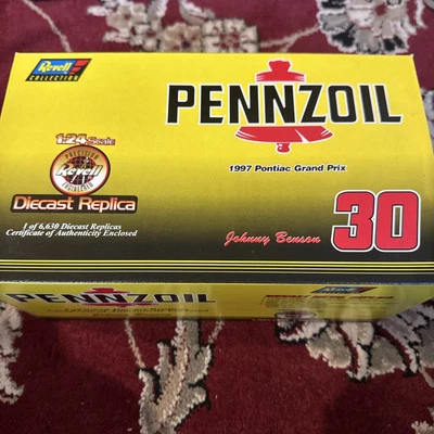 1997 Johnny Benson #30 PENNZOIL Pontiac Grand Prix 1:24 Scale Revell Diecast - Image 1 of 3